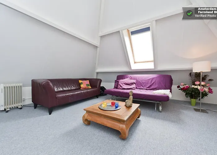 Bed and breakfast Farmland 4*