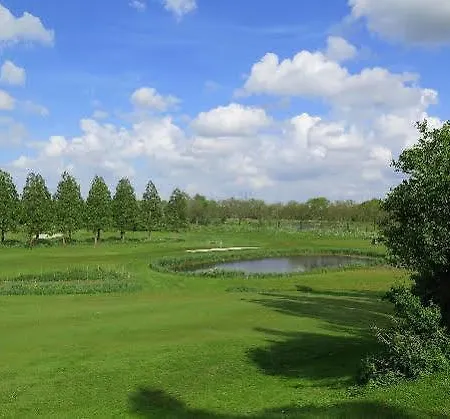 Farmland Nocleg ze śniadaniem *